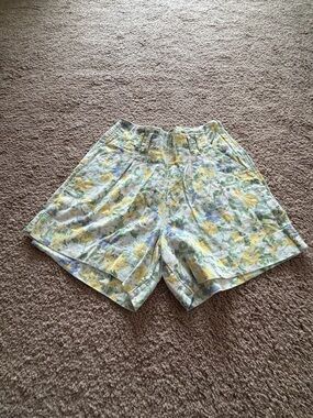 Abercrombie Floral Pleated High-Waist Linen Women’s Shorts in Yellow Blue